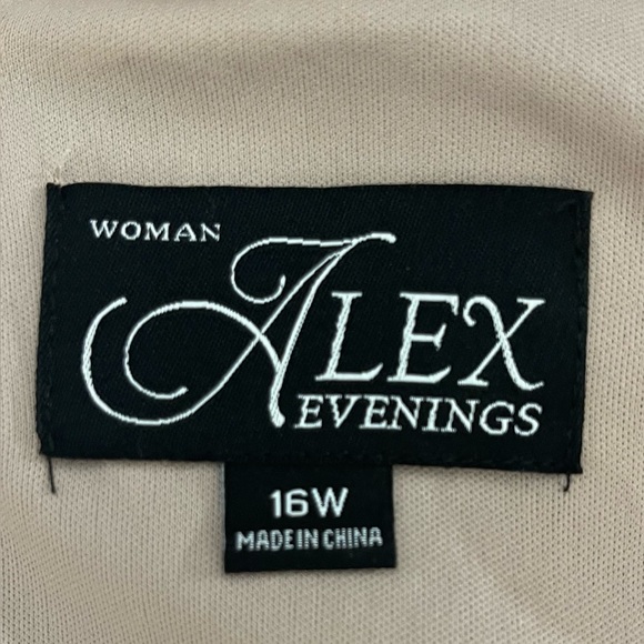 Alex Evenings sz 16W stunning copper sequined dress with almond colored base. - Picture 4 of 4